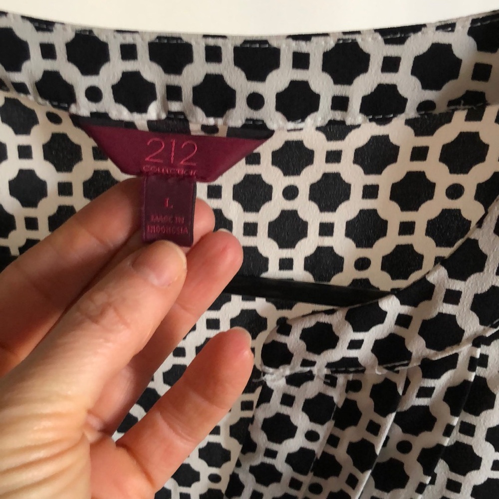 Button down blouse - Picture 3 of 3